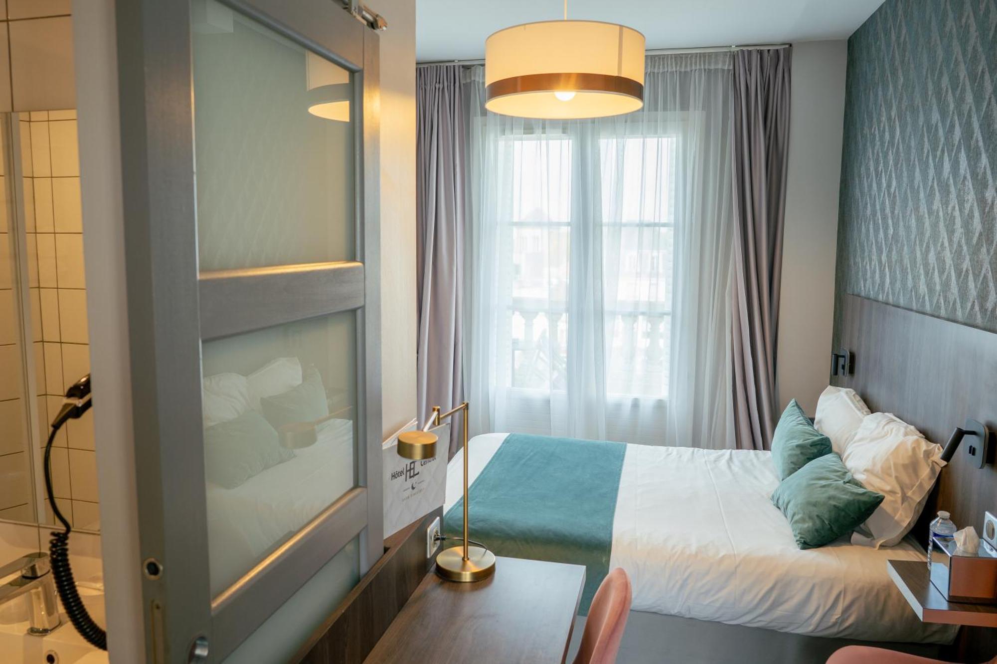 Central Hotel 3*